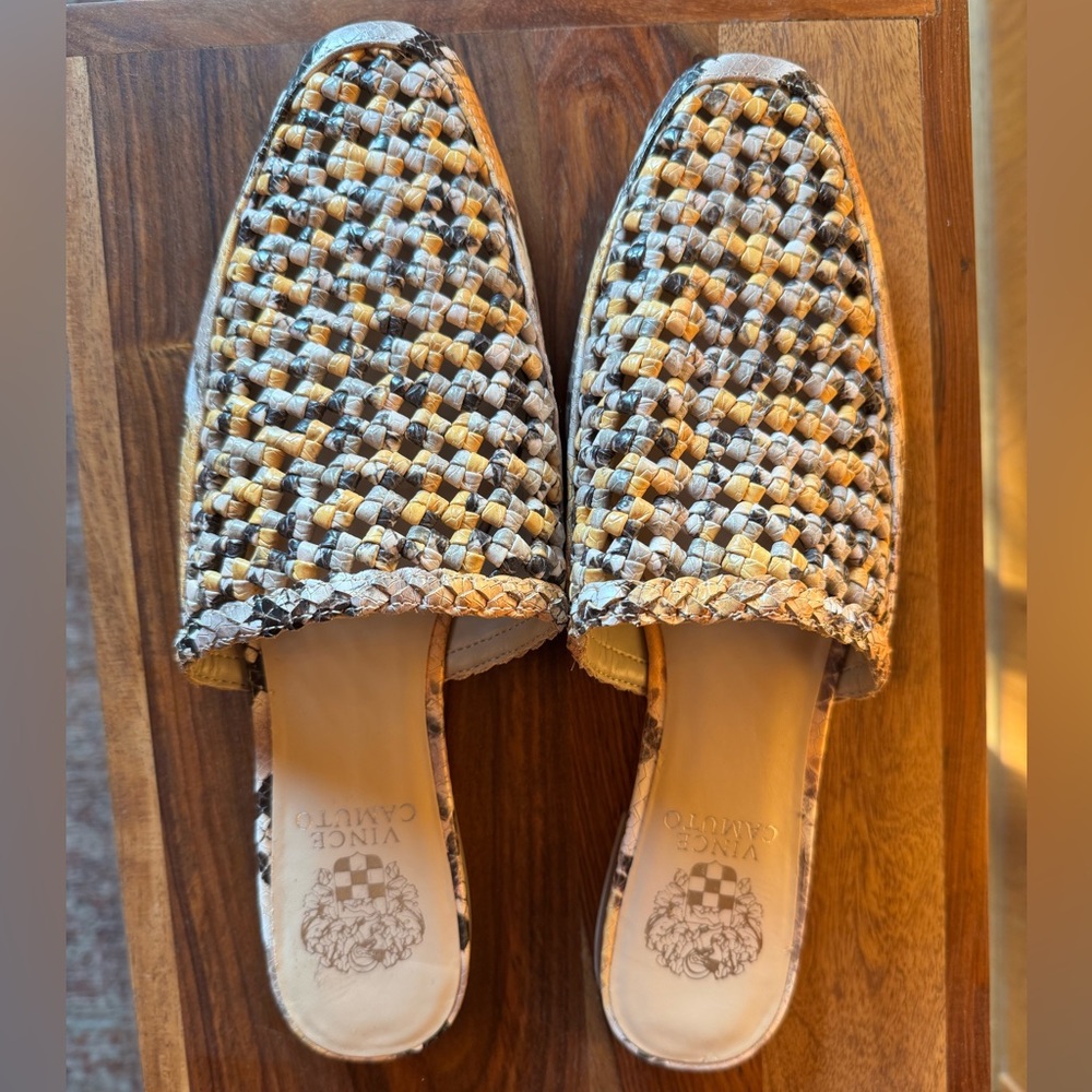 Vince Camuto Yellow and Black Leather Woven Pandie Mules Size 9.5 40